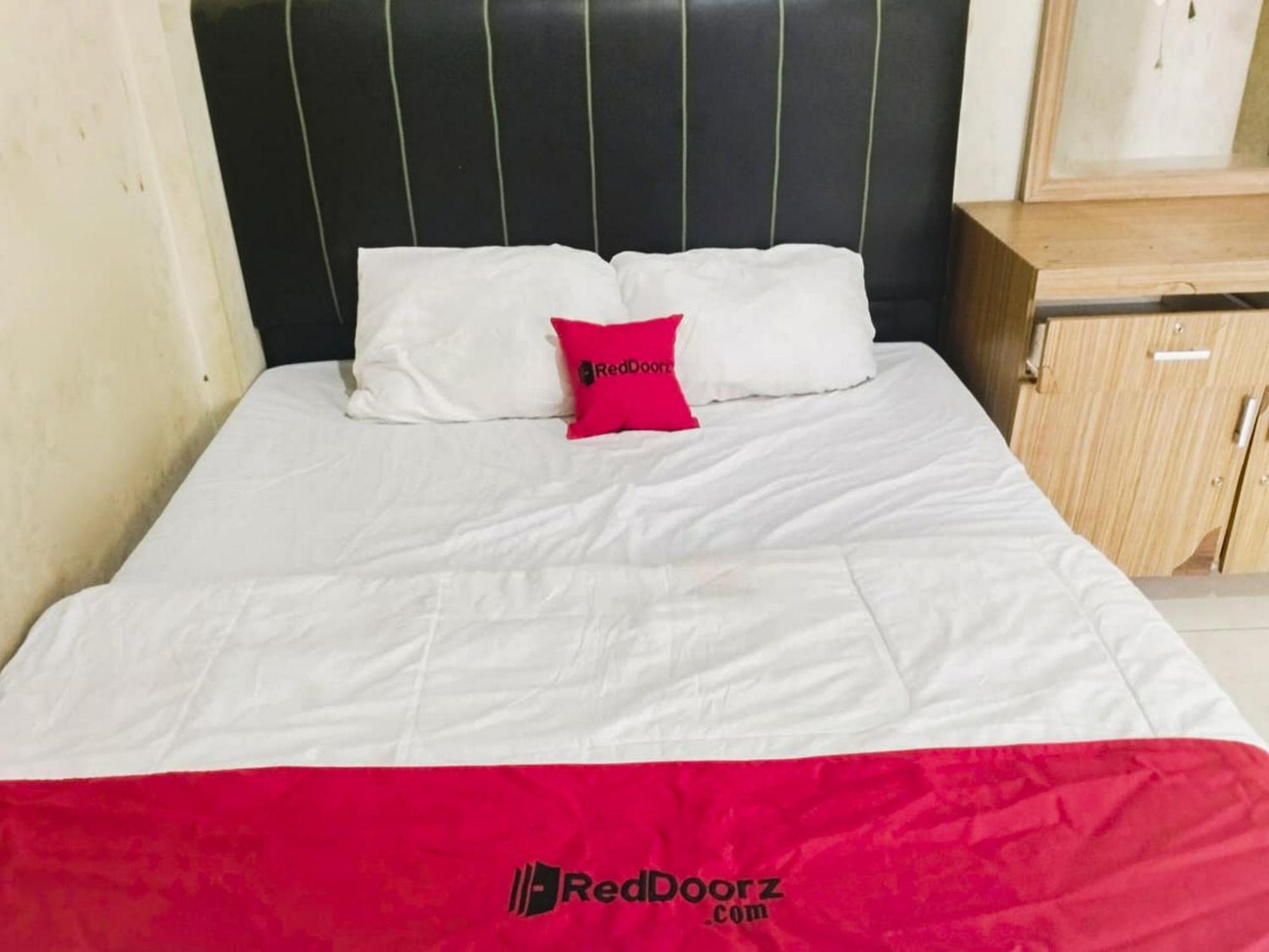 Hotel Reddoorz At Jalan Diponegoro Bandar Lampung Zewnętrze zdjęcie